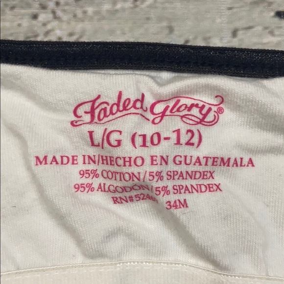 🌵3/$20• Flower Printed Tank Top with Built in Bra - Picture 3 of 4